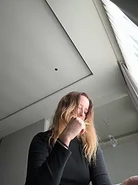 Nura n Sarah online show from 11/13/25, 02:04