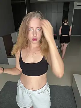 Snapshot of Nura_n_Sarah chatting on 02/11/26, 05:07 Nura n Sarah online show from 02/11/26, 05:07