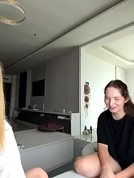 Snapshot of Nura_n_Sarah chatting on 09/28/25, 04:08 Nura n Sarah online show from 09/28/25, 04:08