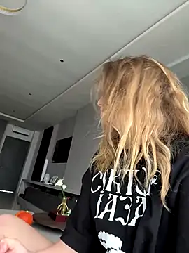 Nura n Sarah online show from 11/27/25, 05:08