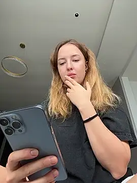 Snapshot of Nura_n_Sarah chatting on 01/07/26, 05:12 Nura n Sarah online show from 01/07/26, 05:12