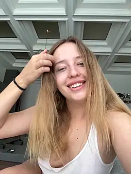 Nura n Sarah online show from 10/26/25, 04:13