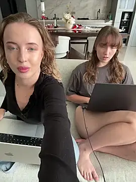 Snapshot of Nura_n_Sarah chatting on 02/13/26, 05:07 Nura n Sarah online show from 02/13/26, 05:07