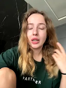 Nura n Sarah online show from 11/19/25, 05:07