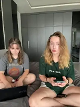 Nura n Sarah online show from 12/14/25, 05:24