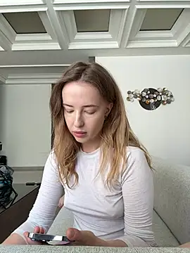 Nura n Sarah online show from 04/25/26, 06:05