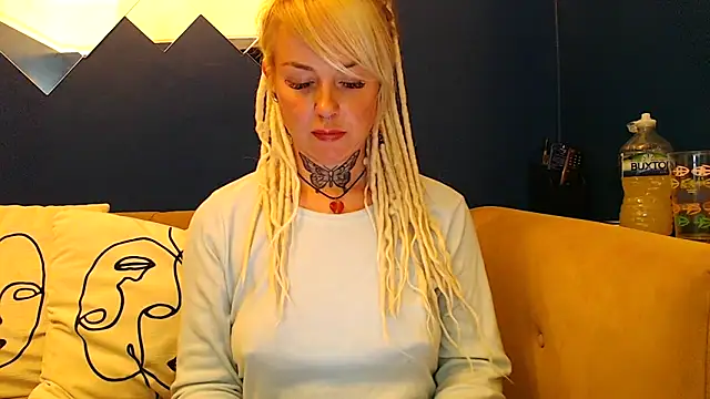 Snapshot of pixiedreadx chatting on 10/13/25, 11:05 pixiedreadx online show from 10/13/25, 11:05