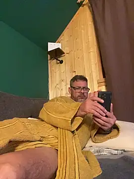 Snapshot of Mikemike19m chatting on 01/30/25, 08:10 Mikemike19m online show from 01/30/25, 08:10