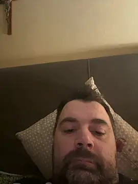 Snapshot of h4cAlex chatting on 11/18/25, 06:11 h4cAlex online show from 11/18/25, 06:11