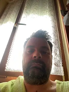 Snapshot of h4cAlex chatting on 04/10/26, 02:35 h4cAlex online show from 04/10/26, 02:35