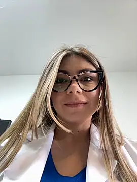 Snapshot of alicee16 chatting on 10/04/25, 05:14 alicee16 online show from 10/04/25, 05:14