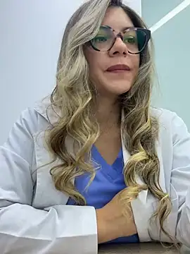 alicee16 online show from 01/12/26, 04:14