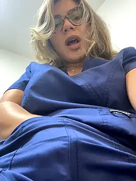 alicee16 online show from 11/19/25, 09:26