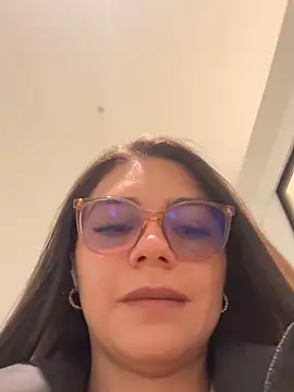 Snapshot of alicee16 chatting on 01/23/25, 03:32 alicee16 online show from 01/23/25, 03:32