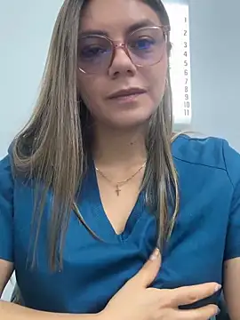 Snapshot of alicee16 chatting on 03/15/25, 04:43 alicee16 online show from 03/15/25, 04:43