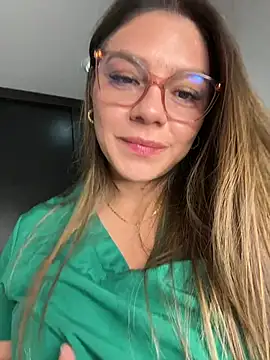 Snapshot of alicee16 chatting on 02/09/25, 03:22 alicee16 online show from 02/09/25, 03:22