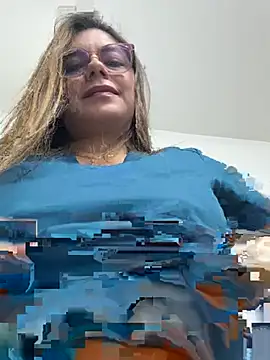Snapshot of alicee16 chatting on 02/22/25, 06:30 alicee16 online show from 02/22/25, 06:30