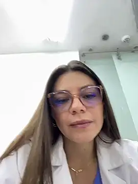 Snapshot of alicee16 chatting on 01/12/25, 03:57 alicee16 online show from 01/12/25, 03:57