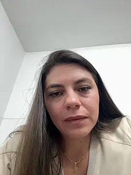 Snapshot of alicee16 chatting on 01/07/25, 07:49 alicee16 online show from 01/07/25, 07:49