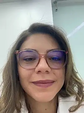 Snapshot of alicee16 chatting on 02/02/25, 04:32 alicee16 online show from 02/02/25, 04:32