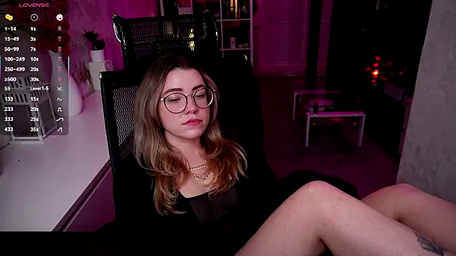 RemyCute online show from 12/13/25, 08:04