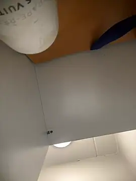 Snapshot of Neelo-Smith chatting on 09/21/25, 03:22 Neelo-Smith online show from 09/21/25, 03:22