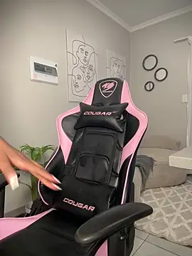 Snapshot of Neelo-Smith chatting on 09/28/25, 03:41 Neelo-Smith online show from 09/28/25, 03:41