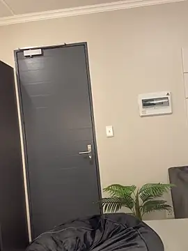 Snapshot of Neelo-Smith chatting on 03/04/25, 08:49 Neelo-Smith online show from 03/04/25, 08:49