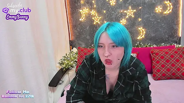 Snapshot of EmmyBunny chatting on 12/16/24, 05:54 EmmyBunny online show from 12/16/24, 05:54