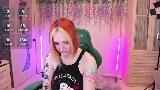 EmmyBunny online show from 04/18/26, 02:52