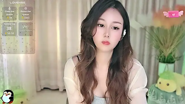 Aimee-520 online show from 10/11/25, 12:00