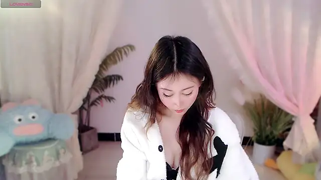 Aimee-520 online show from 12/22/25, 06:35