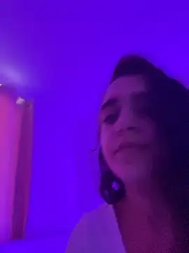 Alicia Ruiz online show from 11/14/25, 10:02