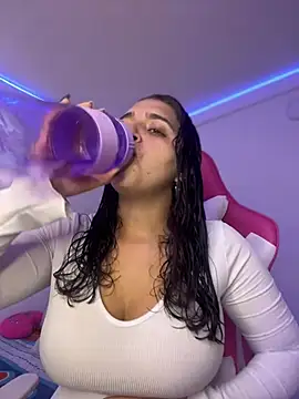 Alicia Ruiz online show from 02/19/26, 06:05