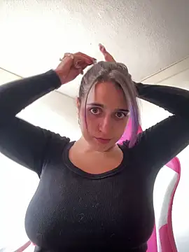Alicia Ruiz online show from 05/18/26, 08:02