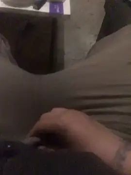 chrille82 online show from 10/13/25, 07:59