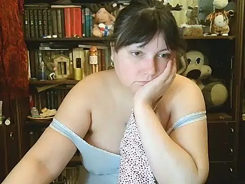 CarrieQPeach online show from 12/16/25, 09:19