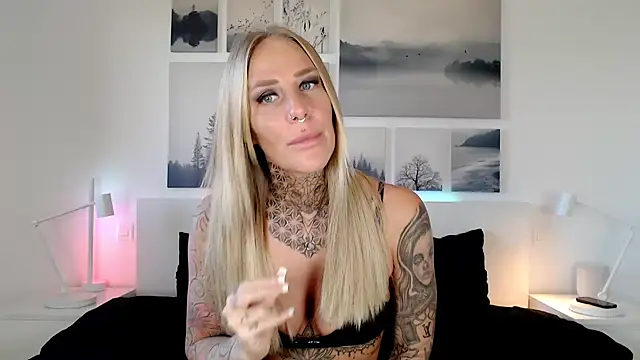 Lara-CumKitten online show from 01/09/25, 03:01