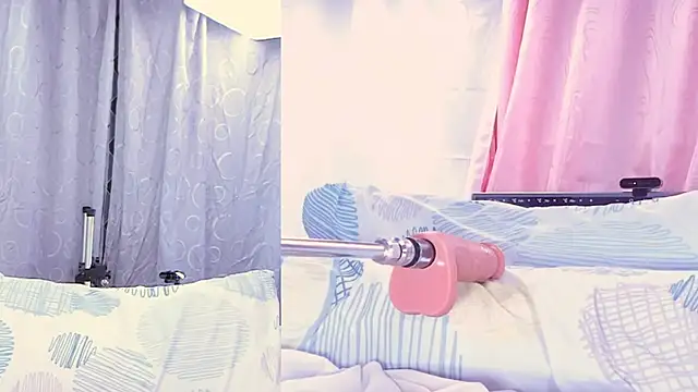 Aleska James online show from 12/19/25, 01:13