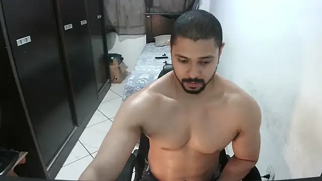 Snapshot of Brian_Aries chatting on 01/17/26, 04:16 Brian Aries online show from 01/17/26, 04:16