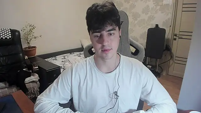 Knuckles17 online show from 12/14/25, 08:09