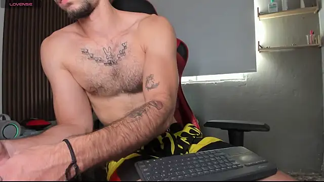 Snapshot of lil_faker420 chatting on 11/10/25, 07:30 lil faker420 online show from 11/10/25, 07:30