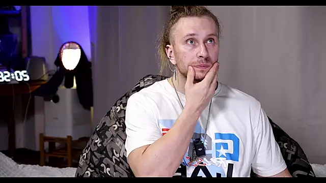 rusbigpaul online show from 12/18/25, 06:01