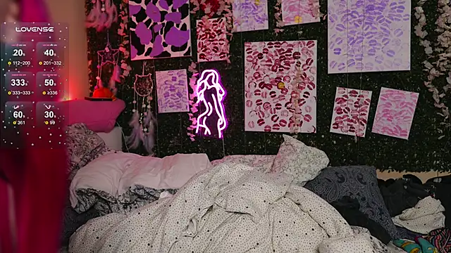 BlueCherryy online show from 10/16/25, 07:22