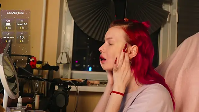 BlueCherryy online show from 11/18/25, 08:01