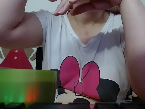 69liamilk69 online show from 10/24/25, 05:50