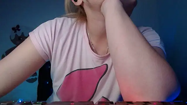 Snapshot of 69liamilk69 chatting on 01/13/26, 03:43 69liamilk69 online show from 01/13/26, 03:43