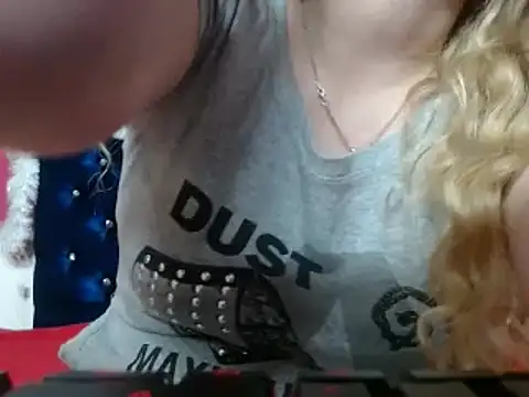 69liamilk69 online show from 12/28/24, 03:37