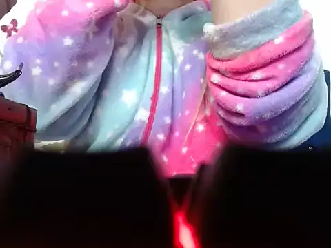 69liamilk69 online show from 10/19/25, 04:37