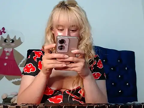 69liamilk69 online show from 11/06/25, 05:55